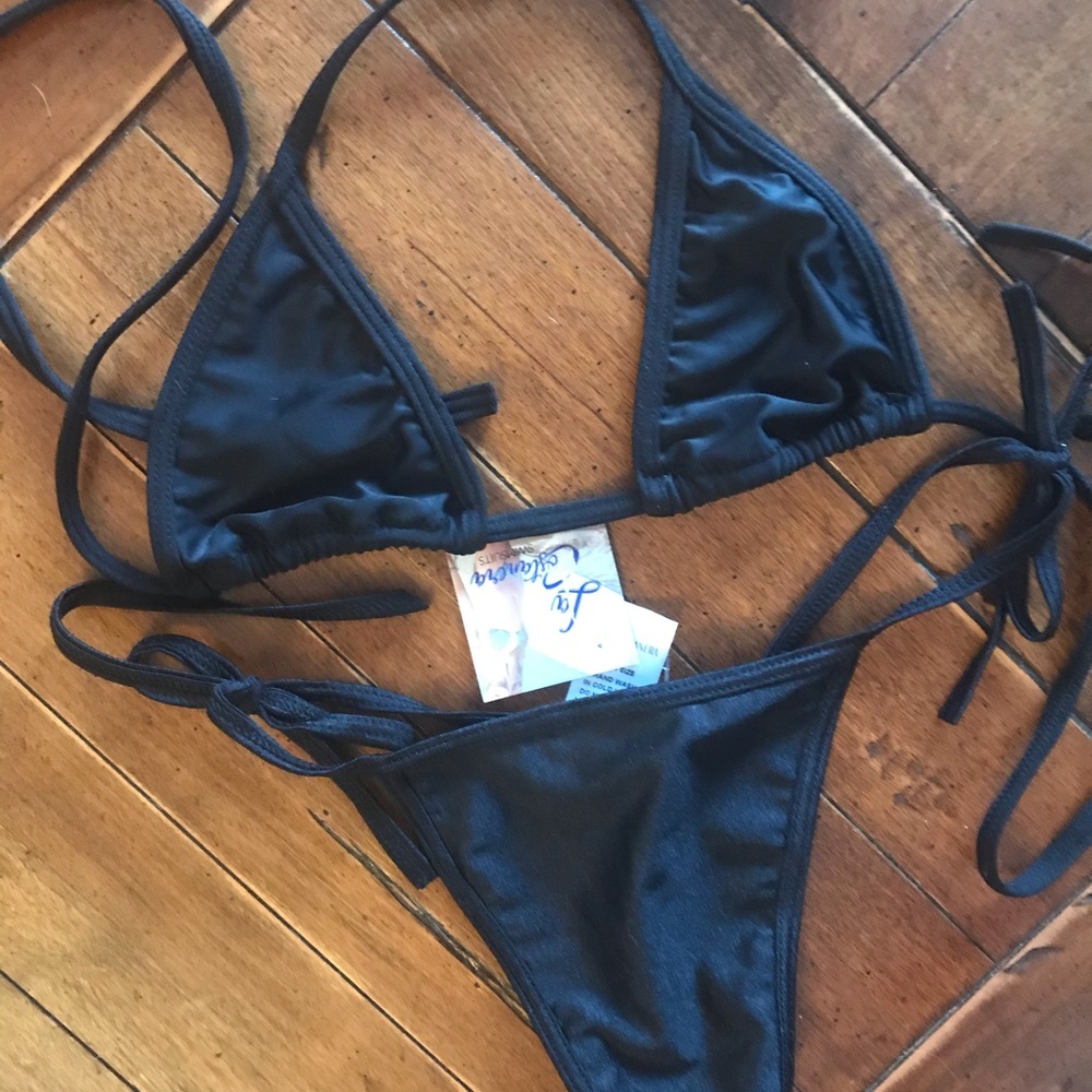 Bikini - Picture 7 of 7